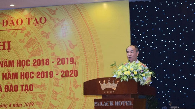 Ông Nguyễn Huy Bằng- Chánh thanh tra Bộ GD&ĐT nêu ý kiến với các đại biểu trước phần thảo luận Ông Nguyễn Huy Bằng- Chánh thanh tra Bộ GD&ĐT nêu ý kiến với các đại biểu trước phần thảo luận