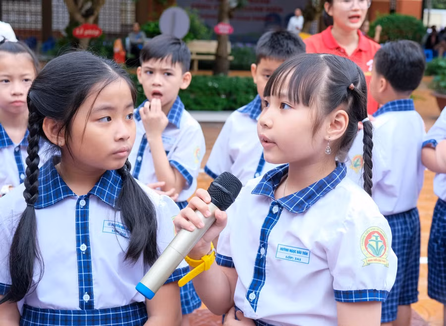 Hoạt động ngoài giờ lên lớp của HS Trường Tiểu học Võ Trường Toản, quận Ninh Kiều (TP Cần Thơ).