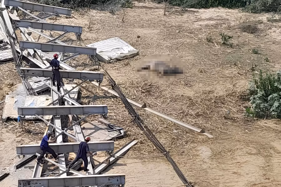 Cầu bị hư hỏng suốt một thời gian dài nhưng không được sửa chữa. (Ảnh: NDCC)