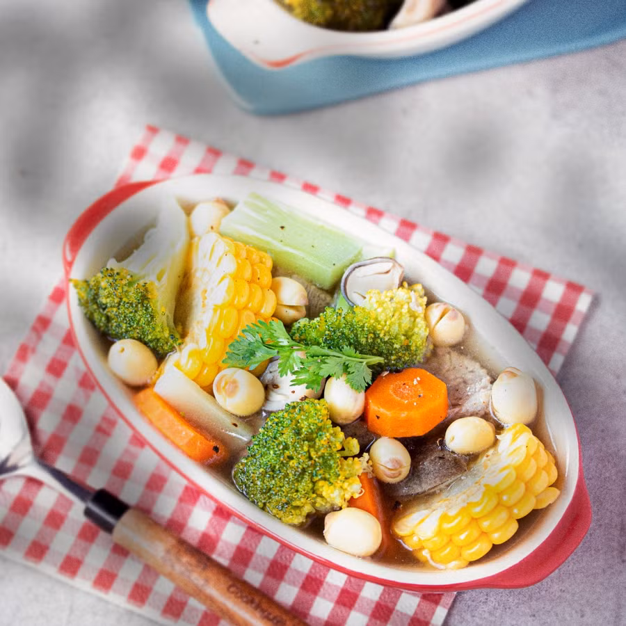 Xương hầm rau củ.