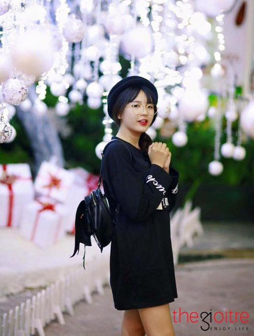 Chia sẻ về dự định trong tương lai, Trang cho biết ước mơ hiện tại của cô là năm tới trong kì thi đại học sẽ đỗ vào một trường đại học liên quan đến truyền thông. Bên cạnh đấy Trang cũng mơ ước trở thành một người mẫu nổi tiếng. Chia sẻ về dự định trong tương lai, Trang cho biết ước mơ hiện tại của cô là năm tới trong kì thi đại học sẽ đỗ vào một trường đại học liên quan đến truyền thông. Bên cạnh đấy Trang cũng mơ ước trở thành một người mẫu nổi tiếng.