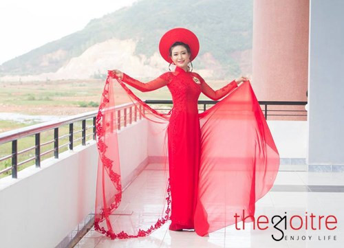 Hoài Thương từng đạt danh hiệu cao nhất của cuộc thi “Hoa khôi nét đẹp học đường” do Tỉnh Đoàn Bình Định tổ chức. Hoài Thương từng đạt danh hiệu cao nhất của cuộc thi “Hoa khôi nét đẹp học đường” do Tỉnh Đoàn Bình Định tổ chức.