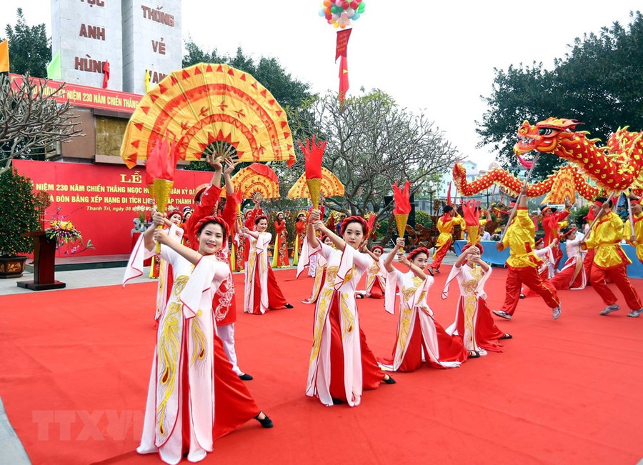 Tưng bừng kỷ niệm 230 năm Chiến thắng Ngọc Hồi - Đống Đa mùa Xuân Kỷ Dậu ảnh 4 Tưng bừng kỷ niệm 230 năm Chiến thắng Ngọc Hồi - Đống Đa mùa Xuân Kỷ Dậu ảnh 4