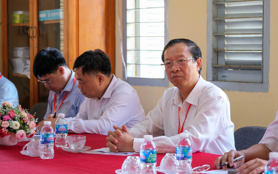 Thứ trưởng Phạm Ngọc Thưởng ghi nhận và đánh giá cao sự chuẩn bị chu đáo, kỹ lưỡng và tính an toàn cao của nhà trường trước kỳ thi.