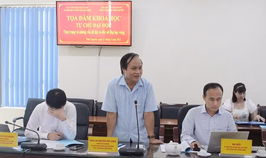 Ông Nguyễn Đắc Hưng, nguyên Vụ trưởng Vụ Giáo dục và Đào tạo, Dạy nghề Ban Tuyên giáo Trung ương phát biểu trao đổi.