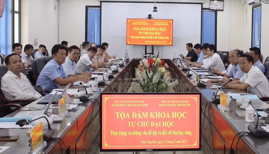 Tọa đàm khoa học Tự chủ đại học thực trạng và những vấn đề đặt ra đối với Đại học Vùng.