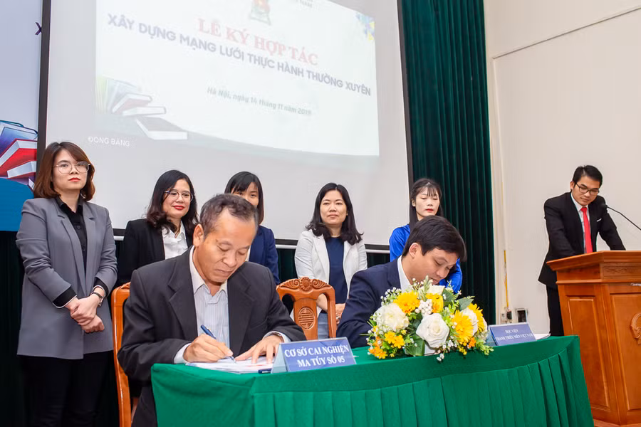 Tại Hội thảo, Học viện Thanh thiếu niên Việt Nam đã tổ chức Lễ ký kết thoả thuận hợp tác xây dựng mạng lưới thực hành thường xuyên cho sinh viên ngành CTXH với 12 cơ sở thực hành.