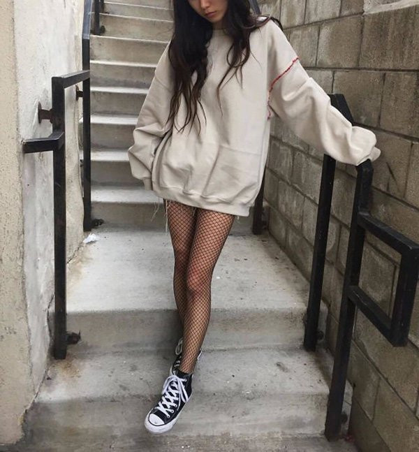 Những kiểu áo hoodie được nam thanh nữ tú cực yêu thích trong mùa đông ảnh 7 thu dong nay cac cap tinh nhan hay dien nhung kieu ao hoodie doi vua dep vua am ap - 8