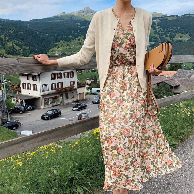 5 cách diện cardigan cực xinh dành cho chị em để ra đường tận hưởng ngày gió lạnh đầu mùa - Ảnh 2. 5 cách diện cardigan cực xinh dành cho chị em để ra đường tận hưởng ngày gió lạnh đầu mùa - Ảnh 2.