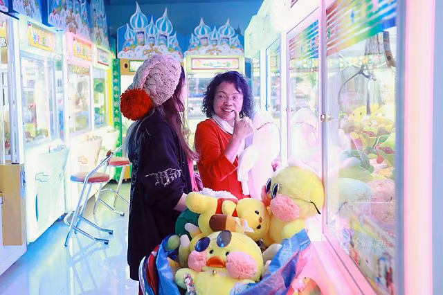 Bất chấp nghi hoặc về sở thích kỳ lạ, cô gái bỏ hơn trăm triệu đồng gắp ngàn con thú bông để nhận ra bài học cuộc sống quý giá - Hình 10