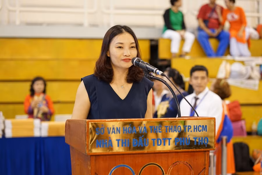 Bà Nguyễn Thị Kim Phượng – Giám đốc Marketing ngành hàng Sữa Bột Vinamilk phát biểu truyền cảm hứng