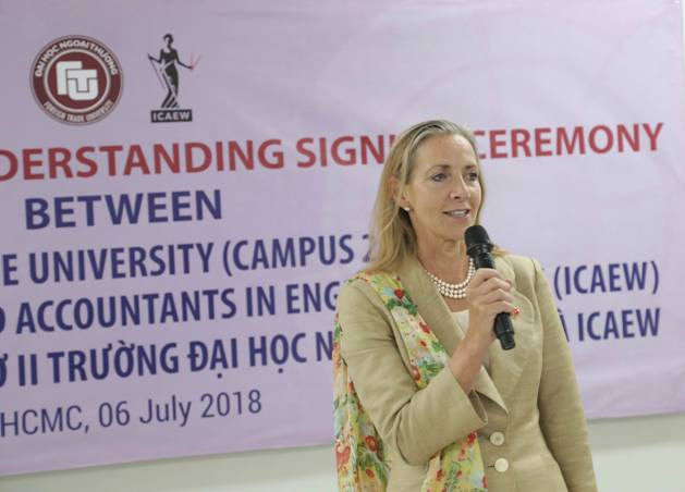 Nữ Nam tước Baroness Fairhead, Quốc vụ khanh, Bộ Thương mại Quốc tế Anh quốc chia sẻ tại buổi lễ ký kết hợp tác. Nữ Nam tước Baroness Fairhead, Quốc vụ khanh, Bộ Thương mại Quốc tế Anh quốc chia sẻ tại buổi lễ ký kết hợp tác.