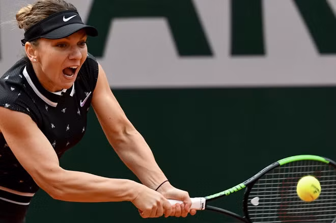 ĐKVĐ Halep dễ dàng vào tứ kết