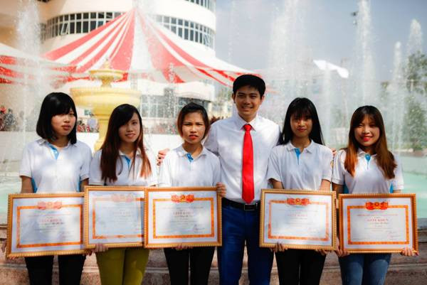 Sinh viên ngành Ngôn ngữ Anh, trường Đại học Thành Đô luôn dẫn đầu trong công tác thi đua học tốt Sinh viên ngành Ngôn ngữ Anh, trường Đại học Thành Đô luôn dẫn đầu trong công tác thi đua học tốt