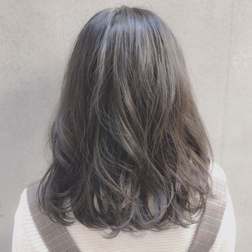 Tuyển tập những mái tóc xoăn buông xõa giúp nàng tỏa sáng, xinh như hoa hậu