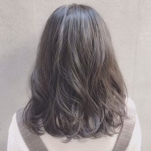 Tuyển tập những mái tóc xoăn buông xõa giúp nàng tỏa sáng, xinh như hoa hậu