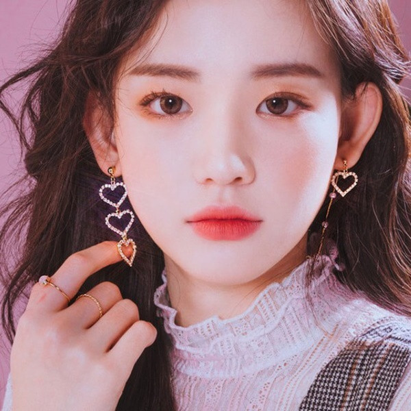 Phong cách trang điểm độc đáo cho đêm Noel nổi bật ảnh 3 Empty