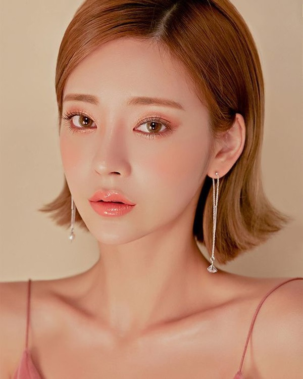 Phong cách trang điểm độc đáo cho đêm Noel nổi bật ảnh 2 Empty