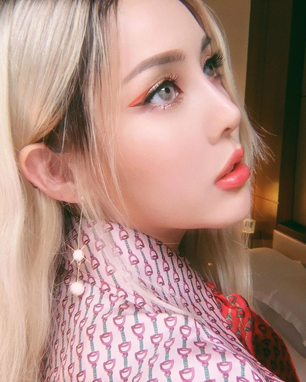 Phong cách trang điểm độc đáo cho đêm Noel nổi bật ảnh 6 Empty