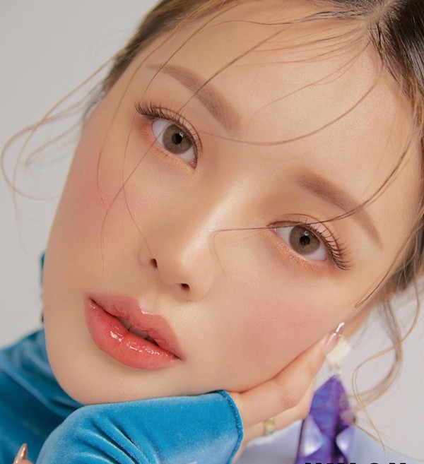 Phong cách trang điểm độc đáo cho đêm Noel nổi bật ảnh 1 Empty