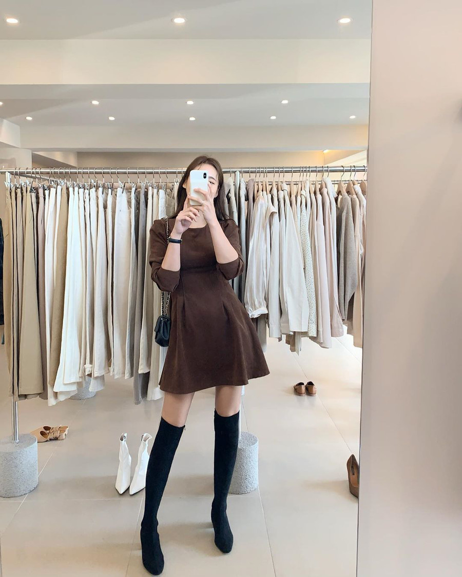 Diện váy, chị em cứ mix với 4 đôi giày sau thì cặp chân sẽ được kéo dài “ác liệt” ảnh 12 Diện váy, chị em cứ mix với 4 đôi giày sau thì cặp chân sẽ được kéo dài “ác liệt” ảnh 12