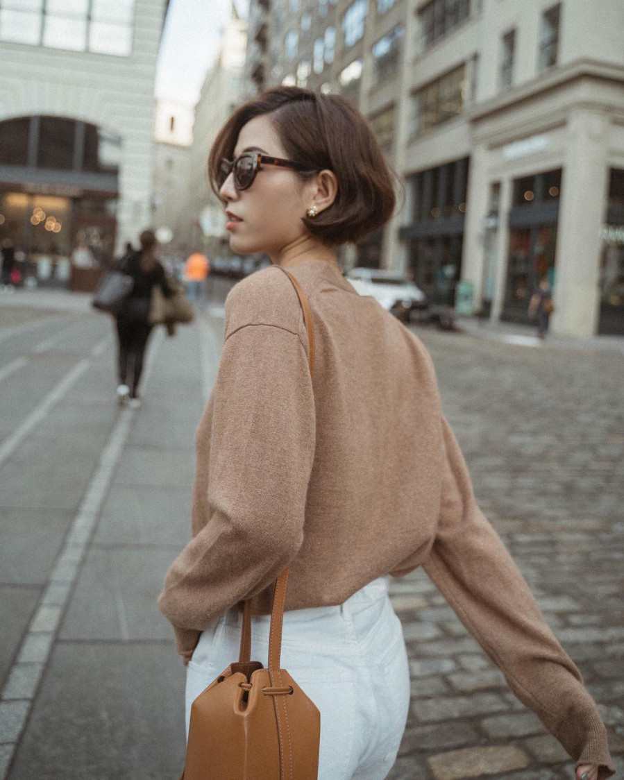 Mix áo len dáng rộng cho ngày đông thêm phần cá tính ảnh 5 Empty