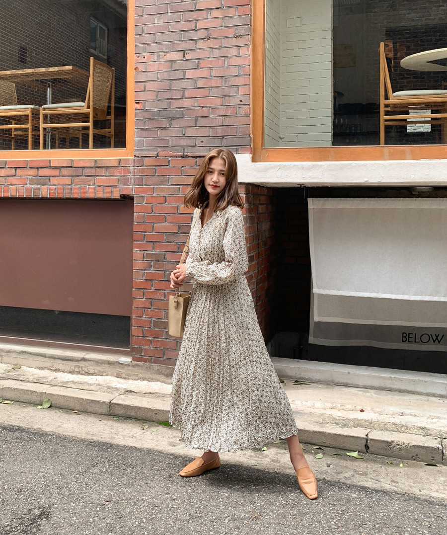 Diện váy, chị em cứ mix với 4 đôi giày sau thì cặp chân sẽ được kéo dài “ác liệt” ảnh 6 Diện váy, chị em cứ mix với 4 đôi giày sau thì cặp chân sẽ được kéo dài “ác liệt” ảnh 6