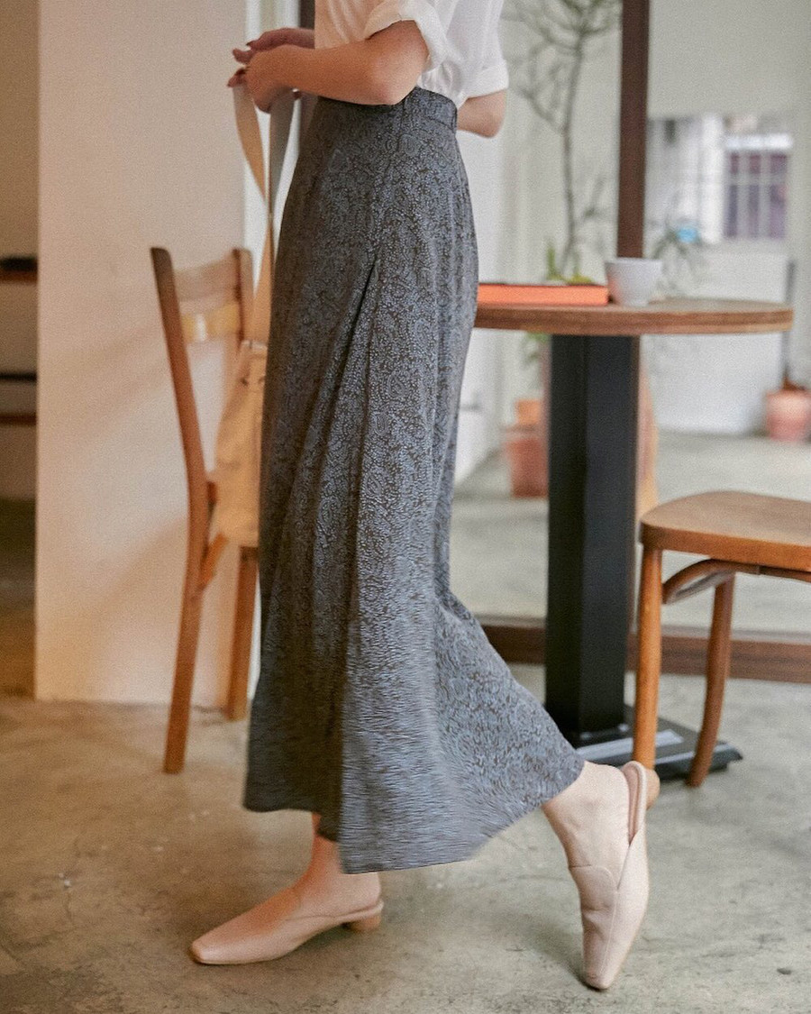 Diện váy, chị em cứ mix với 4 đôi giày sau thì cặp chân sẽ được kéo dài “ác liệt” ảnh 8 Diện váy, chị em cứ mix với 4 đôi giày sau thì cặp chân sẽ được kéo dài “ác liệt” ảnh 8