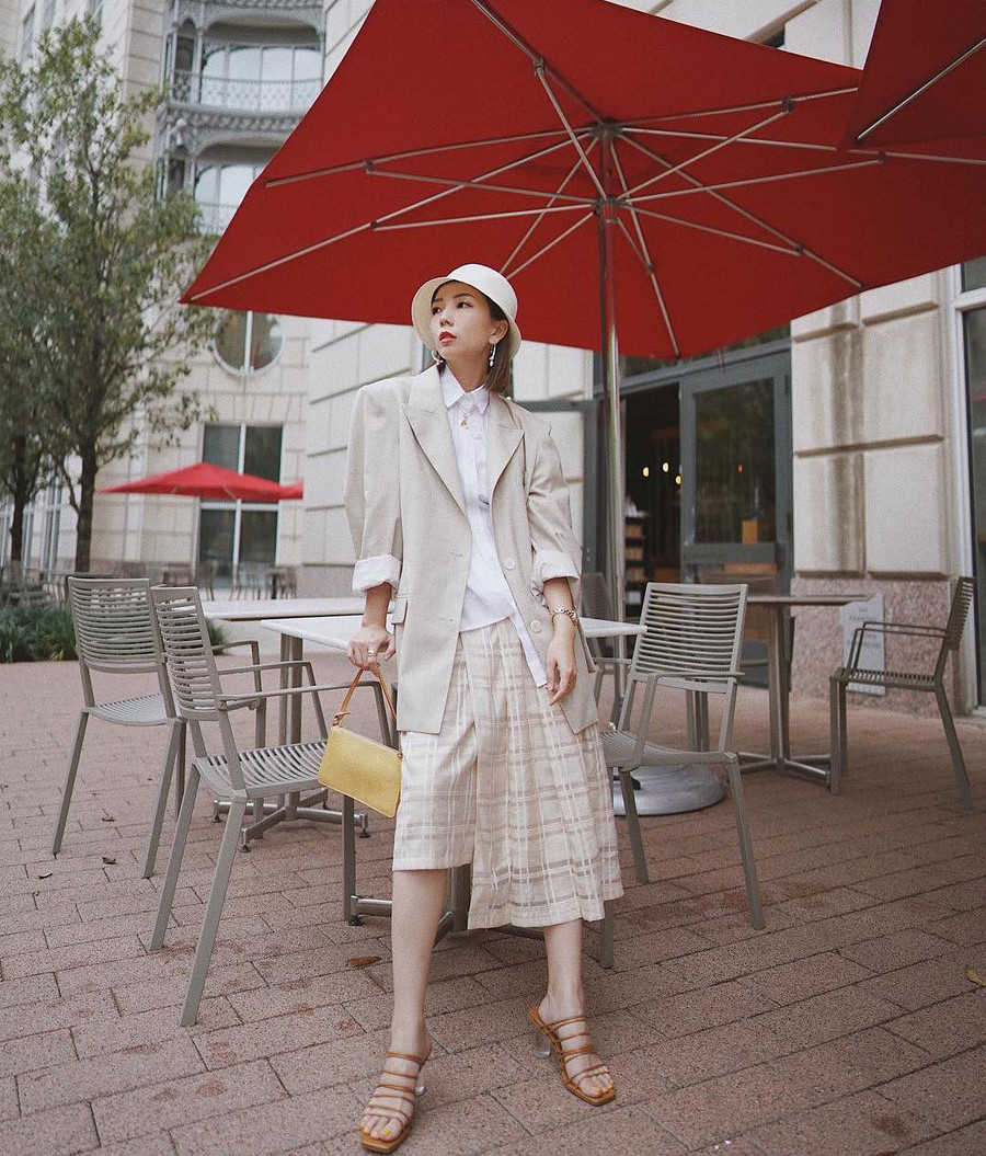 Diện váy, chị em cứ mix với 4 đôi giày sau thì cặp chân sẽ được kéo dài “ác liệt” ảnh 11 Diện váy, chị em cứ mix với 4 đôi giày sau thì cặp chân sẽ được kéo dài “ác liệt” ảnh 11