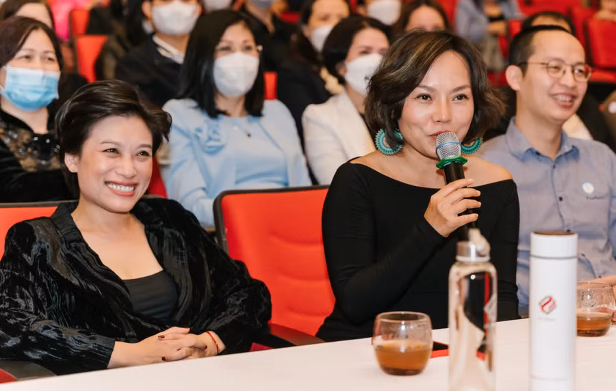 Ca sĩ Thái Thùy Linh - một trong những giám khảo ở School Star.