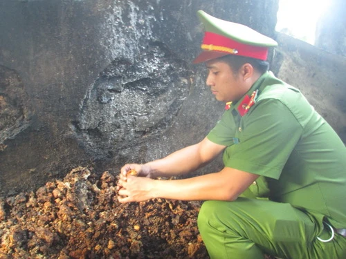 Công an bắt quả tang và tịch thu toàn bộ sản phẩm trên giao cho Chi cục thú y huyện Nghĩa Đàn xử lý