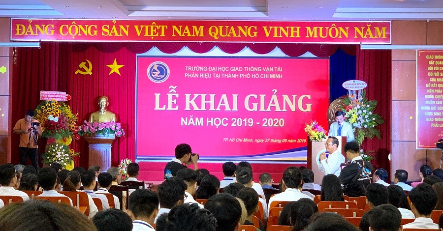 Phân hiệu Trường ĐH GTVT tại TP.HCM vừa chính thức khai giảng năm học mới