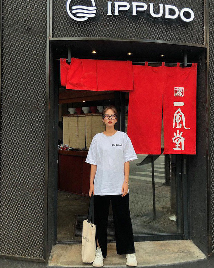 4 công thức lười biếng cứ mặc lên là auto xinh và sành điệu, bảo sao các nàng thi nhau diện ầm ầm từ đầu hè đến giờ - Ảnh 1. 4 công thức lười biếng cứ mặc lên là auto xinh và sành điệu, bảo sao các nàng thi nhau diện ầm ầm từ đầu hè đến giờ - Ảnh 1.