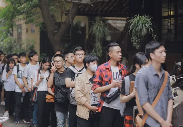 Xếp hàng thể hiện sự tôn trọng chính bản thân mình và những người xung quanh.