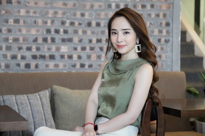 Là chuyên gia tư vấn tài chính cao cấp, nhưng Nhã bị chê phong cách kém sang