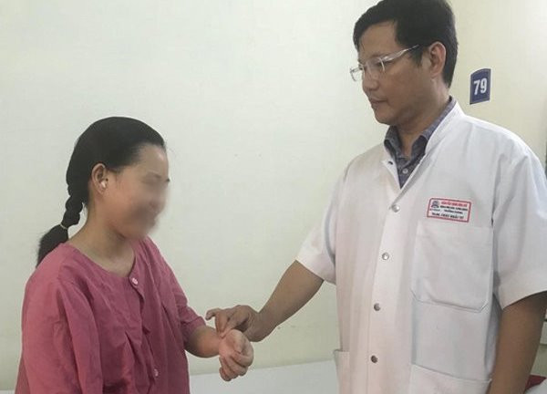 Mẹ bầu đau bụng nhập viện, bác sĩ choáng phát hiện điều lạ lùng này