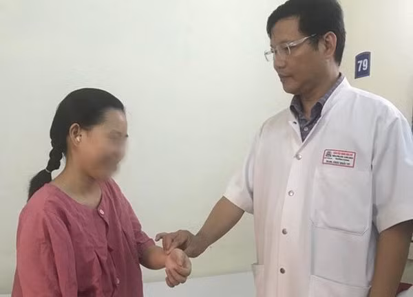 Mẹ bầu đau bụng nhập viện, bác sĩ choáng phát hiện điều lạ lùng này