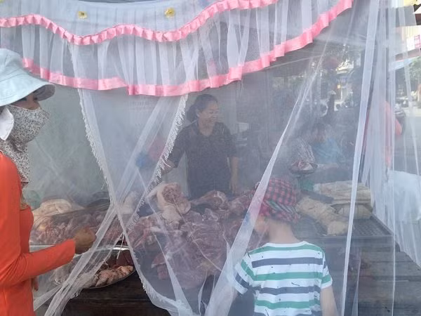 Lạ lùng cảnh căng màn bán thịt ảnh 5