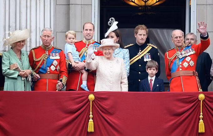 Quy tắc thời trang của thành viên Hoàng gia Anh