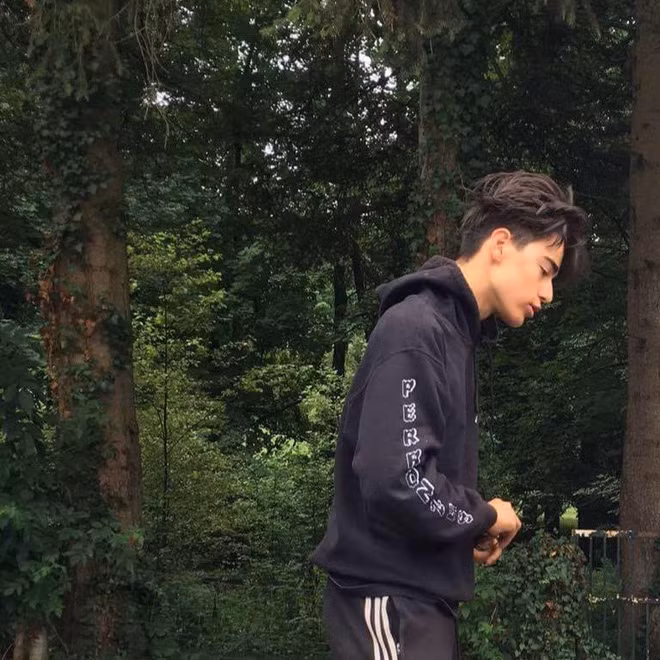 Danh tính chàng con lai Việt - Bỉ khiến bản tin phát sóng 1 năm trước gây sốt trở lại - Ảnh 6. Danh tính chàng con lai Việt - Bỉ khiến bản tin phát sóng 1 năm trước gây sốt trở lại - Ảnh 6.