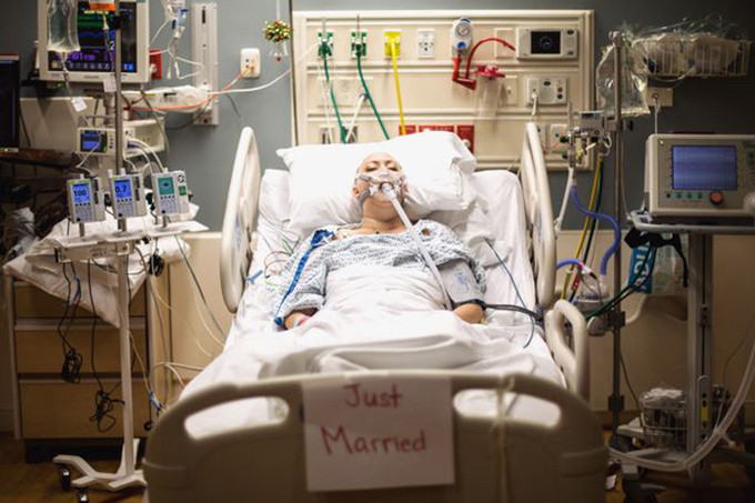 Đám cưới trước khi qua đời của cô dâu Mỹ bị ung thư