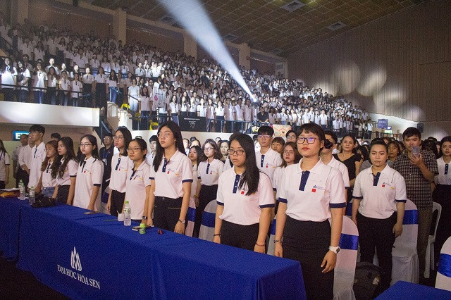 Tân sinh viên HSU trong ngày khai giảng năm học mới