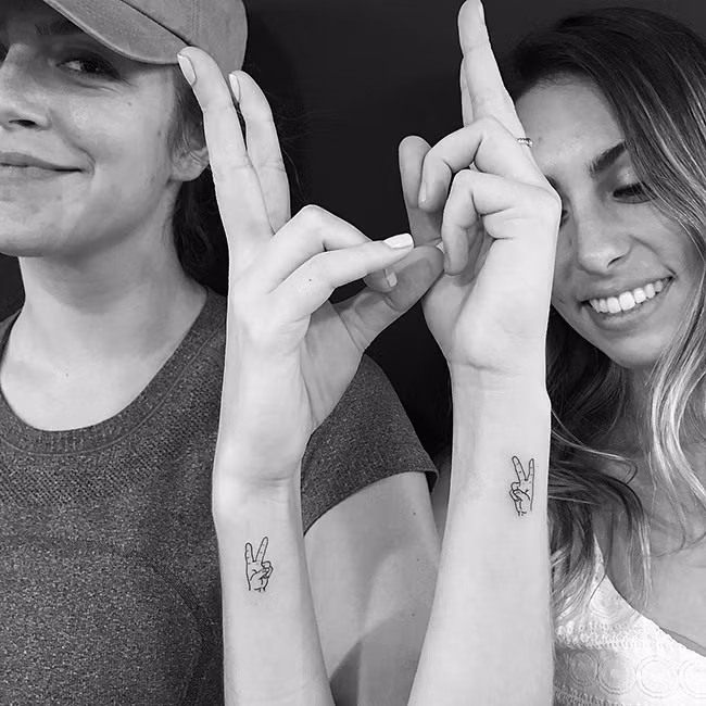 Gợi ý những hình xăm đôi độc đáo dành cho những cặp đôi đang yêu nhau ảnh 8