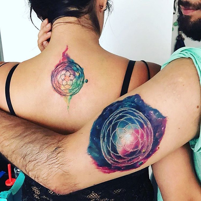 Gợi ý những hình xăm đôi độc đáo dành cho những cặp đôi đang yêu nhau ảnh 11 Gợi ý những hình xăm đôi độc đáo dành cho những cặp đôi đang yêu nhau ảnh 11