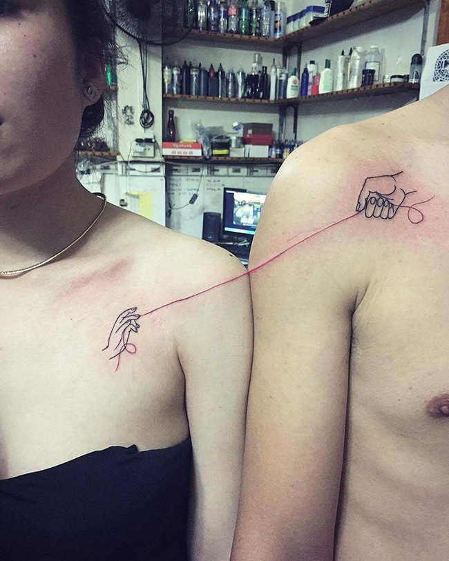 Gợi ý những hình xăm đôi độc đáo dành cho những cặp đôi đang yêu nhau ảnh 16 Gợi ý những hình xăm đôi độc đáo dành cho những cặp đôi đang yêu nhau ảnh 16