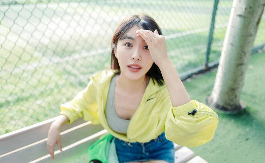 Lý Phi Nhi - người tình tin đồn một thời của Huỳnh Hiểu Minh. Lý Phi Nhi - người tình tin đồn một thời của Huỳnh Hiểu Minh.