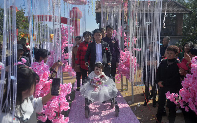 Hai phụ nữ U40 chỉ cao 75cm vẫn lấy chồng như ý, thu nhập hàng tháng gần 200 triệu đồng ảnh 4