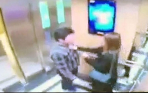 de khong ai cam thay bat luc trong viec tu bao ve minh hinh 1