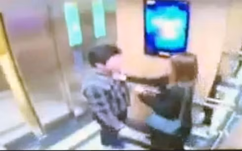 de khong ai cam thay bat luc trong viec tu bao ve minh hinh 1