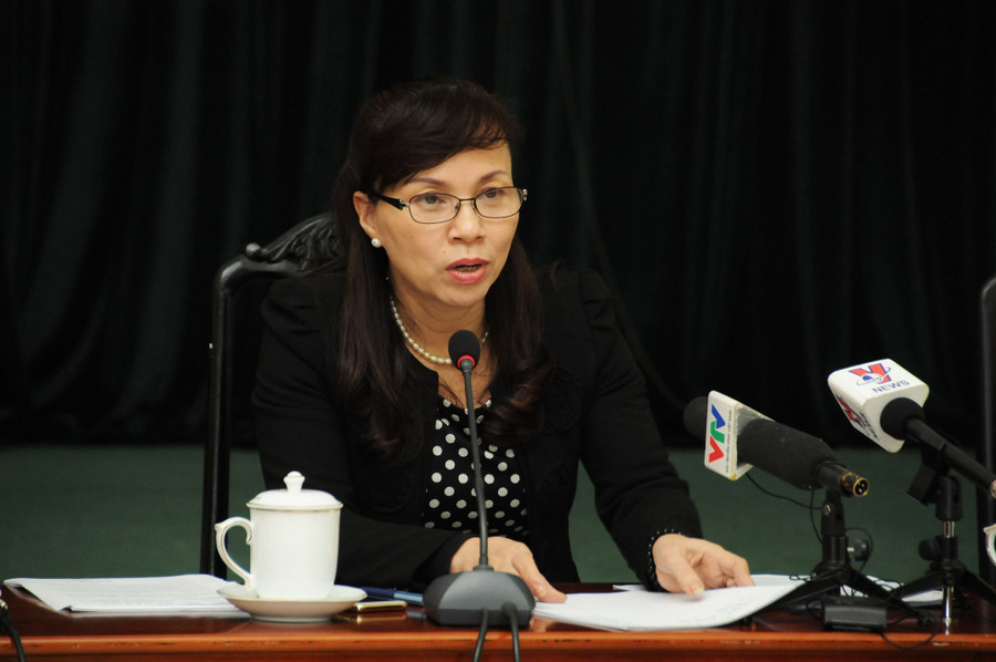 “Thực tế ở một số nước phát triển như Hoa Kỳ, Pháp… những năm gần đây cũng có xu hướng kết hợp (hay liên kết) các trường ĐH nhỏ thành các ĐH lớn để cộng lực và hỗ trợ nhau trong đào tạo, nghiên cứu liên ngành. Đó là cách phát triển hiệu quả và đáp ứng được nhu cầu nguồn nhân lực trong thời đại ngày nay. Thị trường lao động yêu cầu cơ sở đào tạo phải thay đổi, thích ứng; vậy thì phải có sự hợp tác giữa các trường liên ngành để có thể cung cấp nguồn nhân lực phù hợp với yêu cầu thay đổi đó của thị trường. Đó là cơ chế tốt, phù hợp với bối cảnh hiện nay trong đào tạo, sử dụng nhân lực”. TS Nguyễn Thị Kim Phụng “Thực tế ở một số nước phát triển như Hoa Kỳ, Pháp… những năm gần đây cũng có xu hướng kết hợp (hay liên kết) các trường ĐH nhỏ thành các ĐH lớn để cộng lực và hỗ trợ nhau trong đào tạo, nghiên cứu liên ngành. Đó là cách phát triển hiệu quả và đáp ứng được nhu cầu nguồn nhân lực trong thời đại ngày nay. Thị trường lao động yêu cầu cơ sở đào tạo phải thay đổi, thích ứng; vậy thì phải có sự hợp tác giữa các trường liên ngành để có thể cung cấp nguồn nhân lực phù hợp với yêu cầu thay đổi đó của thị trường. Đó là cơ chế tốt, phù hợp với bối cảnh hiện nay trong đào tạo, sử dụng nhân lực”. TS Nguyễn Thị Kim Phụng